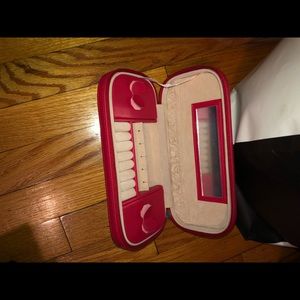 Jewelry traveling case